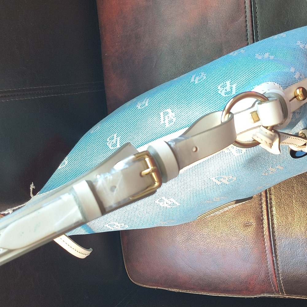 Dooney & Bourke East West Slouch Blue and Cream Shoulder Bag - Picture 6 of 9